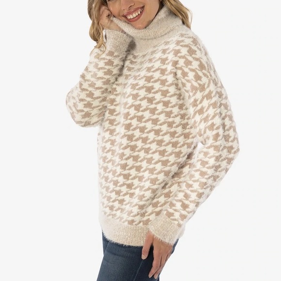Kut from the Kloth - tan/white turtle neck houndstooth sweater - Picture 1 of 4